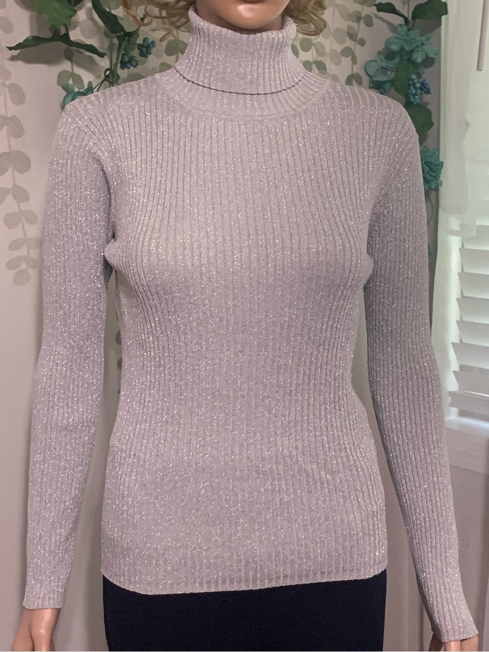 🌸 Sz M Evie Ribbed Metallic Turtleneck Sweater - Grey Silver Sparkle